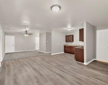 2508 Skylark Drive - Photo Thumbnail 7