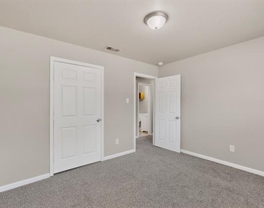 2508 Skylark Drive - Photo Thumbnail 33