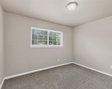 2508 Skylark Drive - Photo Thumbnail 32