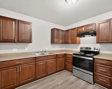 2508 Skylark Drive - Photo Thumbnail 4