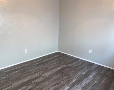 5260 Pruitt Drive - Photo Thumbnail 5