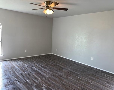 5260 Pruitt Drive - Photo Thumbnail 11