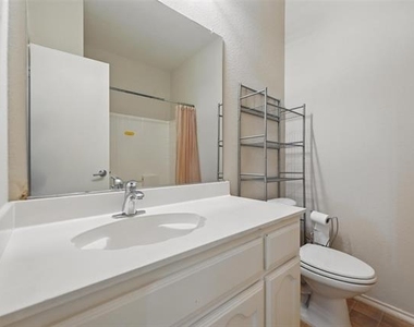7464 Maroon Drive - Photo Thumbnail 10