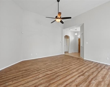 7464 Maroon Drive - Photo Thumbnail 4