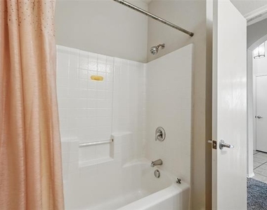 7464 Maroon Drive - Photo Thumbnail 11