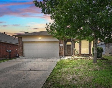 7464 Maroon Drive - Photo Thumbnail 16