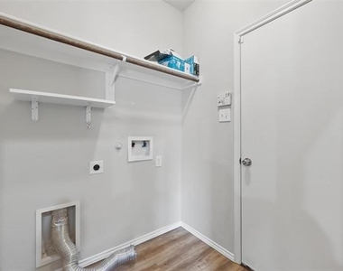 7464 Maroon Drive - Photo Thumbnail 13