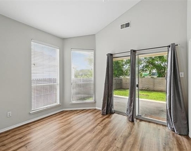 7464 Maroon Drive - Photo Thumbnail 3