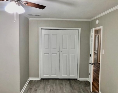 912 Rome Street - Photo Thumbnail 9