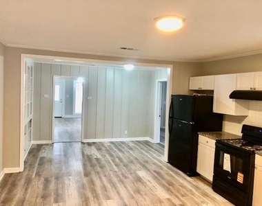 912 Rome Street - Photo Thumbnail 4