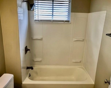 912 Rome Street - Photo Thumbnail 12