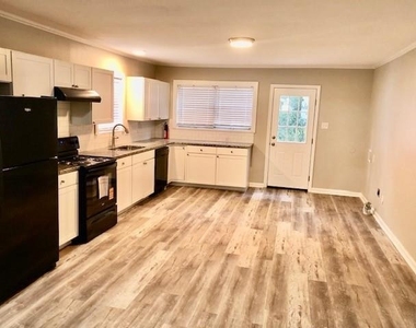 912 Rome Street - Photo Thumbnail 3