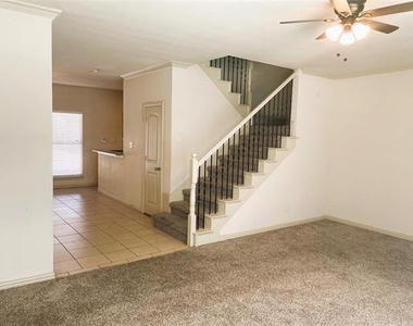 2320 Calendar Court - Photo Thumbnail 3