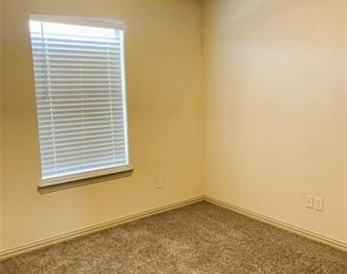 2320 Calendar Court - Photo Thumbnail 16