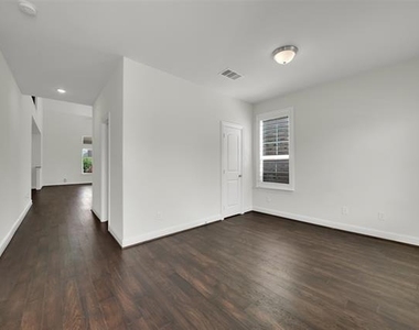 310 Myrtle Beach Drive - Photo Thumbnail 20
