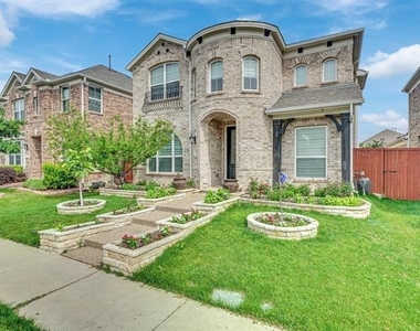 310 Myrtle Beach Drive - Photo Thumbnail 2