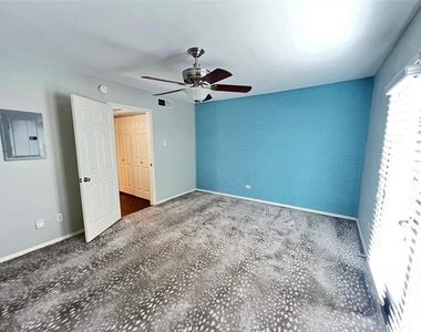 7734 Meadow Road - Photo Thumbnail 20