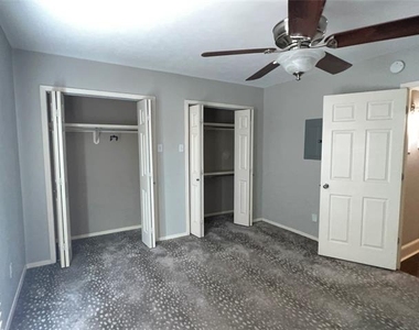 7734 Meadow Road - Photo Thumbnail 19