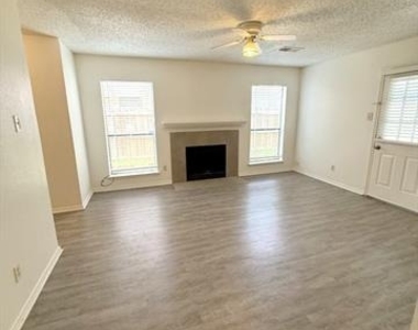 2632 Pinta Circle - Photo Thumbnail 3