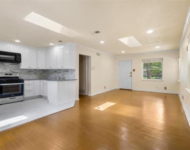 1513 Park Place - Photo Thumbnail 3