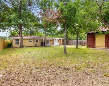 1513 Park Place - Photo Thumbnail 10