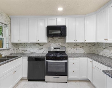 1513 Park Place - Photo Thumbnail 4