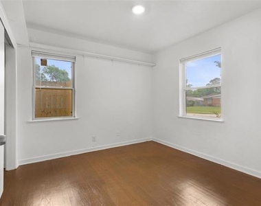1513 Park Place - Photo Thumbnail 7