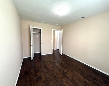 8824 Sagebrush Trail - Photo Thumbnail 11