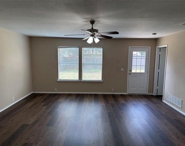8824 Sagebrush Trail - Photo Thumbnail 6