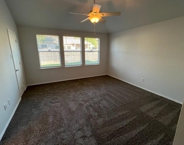 1004 Trickham Drive - Photo Thumbnail 17