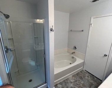 1004 Trickham Drive - Photo Thumbnail 21