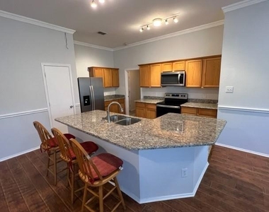 1004 Trickham Drive - Photo Thumbnail 9