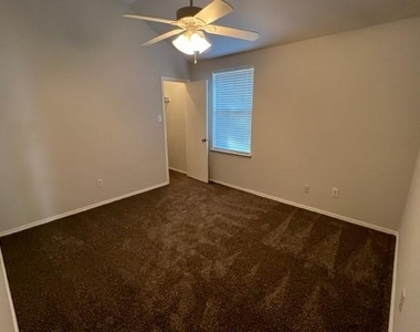 1004 Trickham Drive - Photo Thumbnail 11