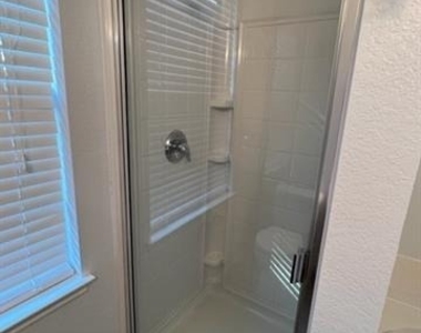 1004 Trickham Drive - Photo Thumbnail 20
