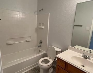1004 Trickham Drive - Photo Thumbnail 15