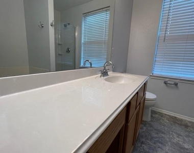 1004 Trickham Drive - Photo Thumbnail 23