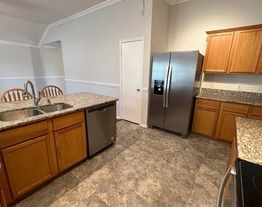1004 Trickham Drive - Photo Thumbnail 7