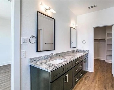 13325 Bee Street - Photo Thumbnail 12