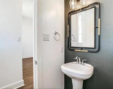 13325 Bee Street - Photo Thumbnail 6