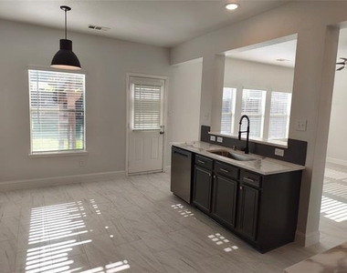 406 Stanley Falls Drive - Photo Thumbnail 9
