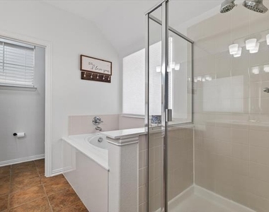 10008 Hanover Drive - Photo Thumbnail 19