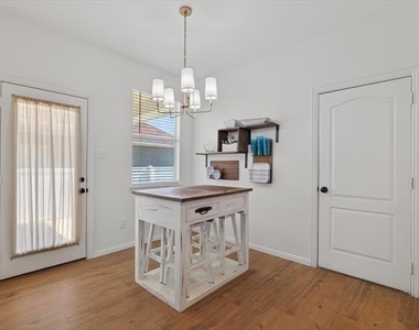 10008 Hanover Drive - Photo Thumbnail 11