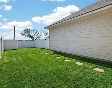 10008 Hanover Drive - Photo Thumbnail 23
