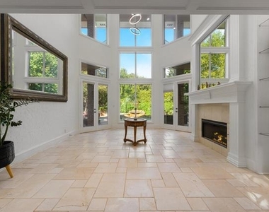3205 High Point Drive - Photo Thumbnail 4