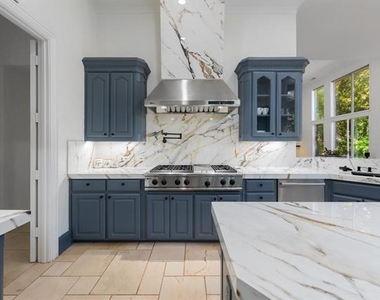 3205 High Point Drive - Photo Thumbnail 16