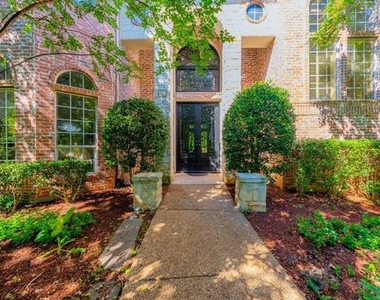 3205 High Point Drive - Photo Thumbnail 2