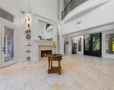 3205 High Point Drive - Photo Thumbnail 5