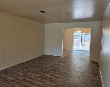 1685 N Willis Street - Photo Thumbnail 2