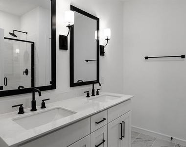 528 Brook View Drive - Photo Thumbnail 8