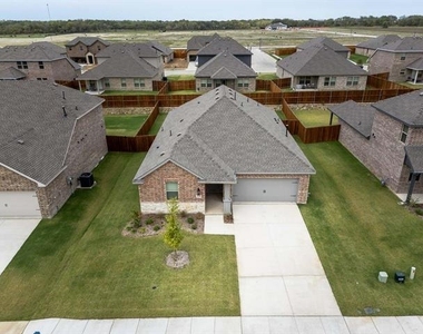 528 Brook View Drive - Photo Thumbnail 1